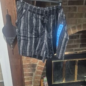 Briggs New York Black and White Striped Athletic Shorts